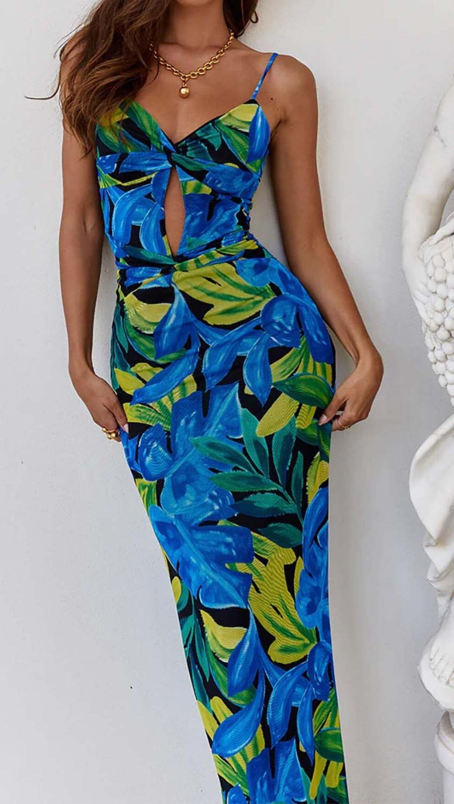 Rückenfreies Maxikleid mit Blumenmuster in Blau