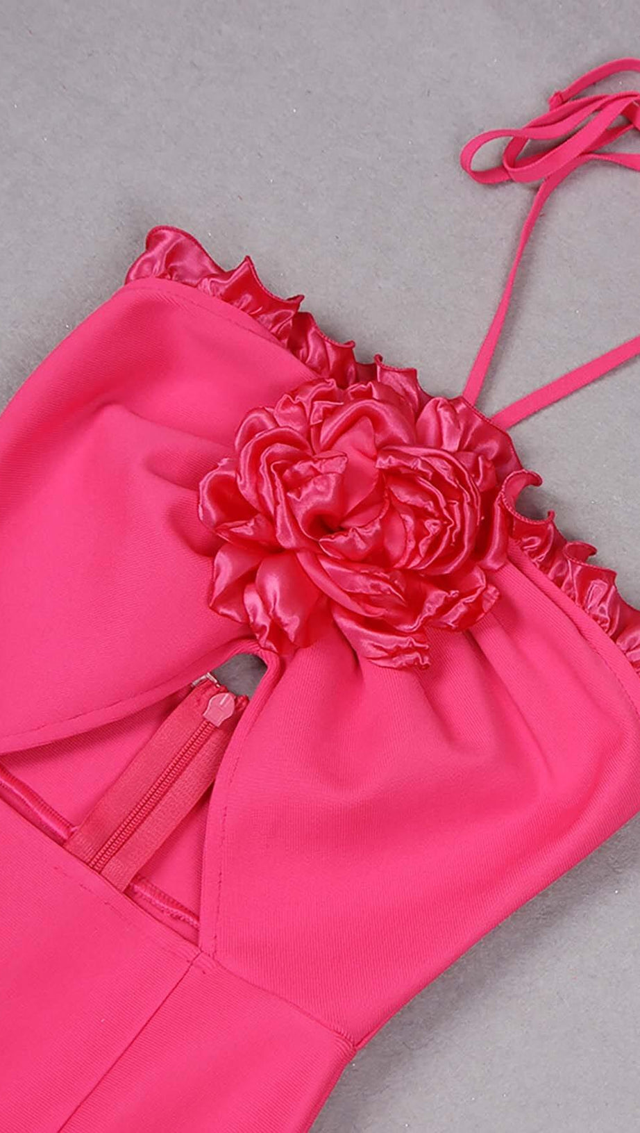 ABITO MIDI CON SPACCO E DECORAZIONI FLOREALI ROSA