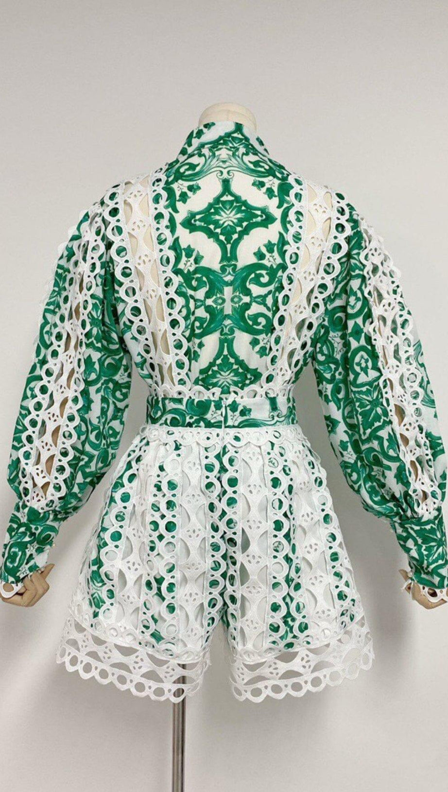 ABITO MIDI A MANICHE LUNGHE CON STAMPA FLOREALE