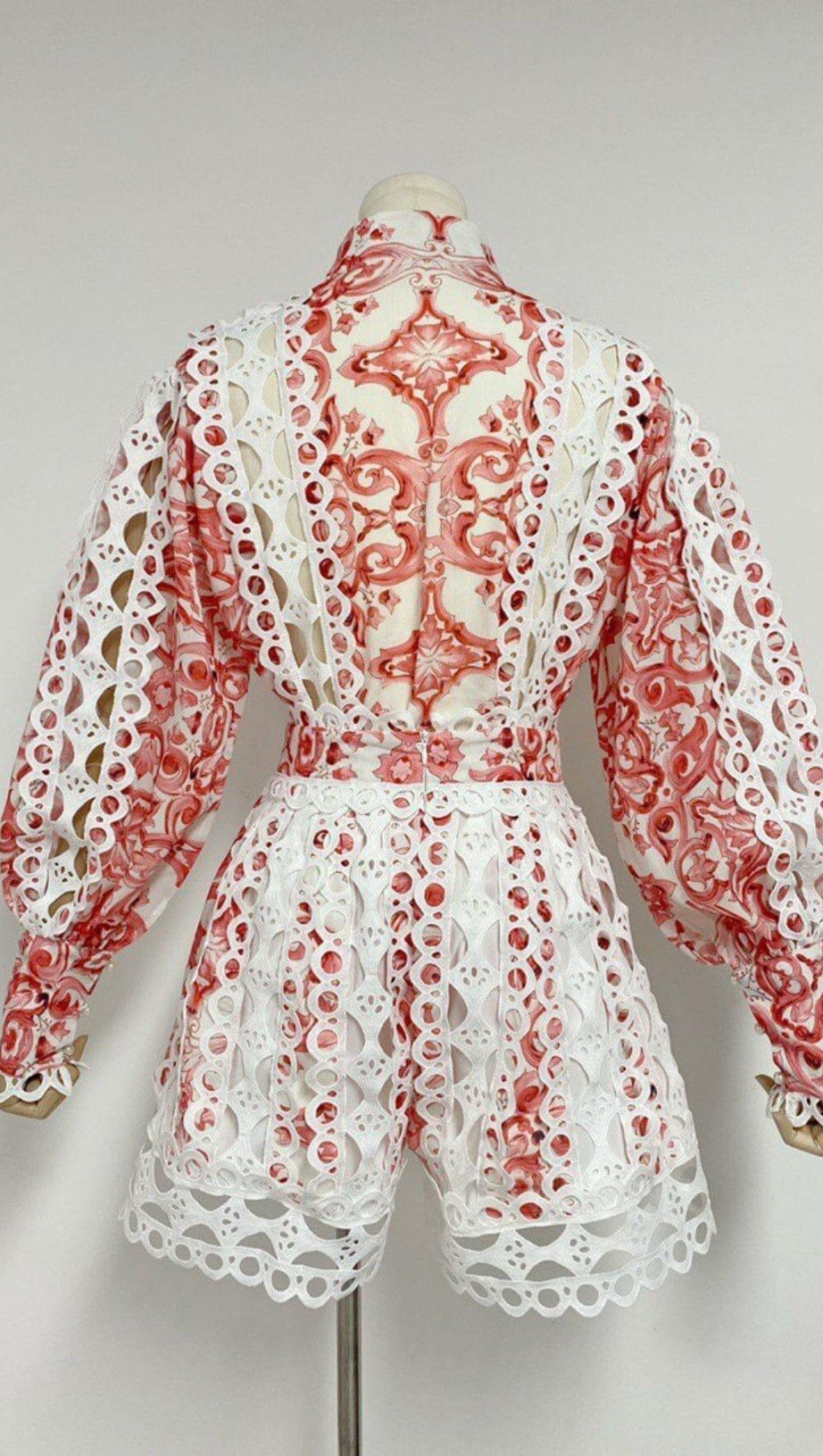 ABITO MIDI A MANICHE LUNGHE CON STAMPA FLOREALE