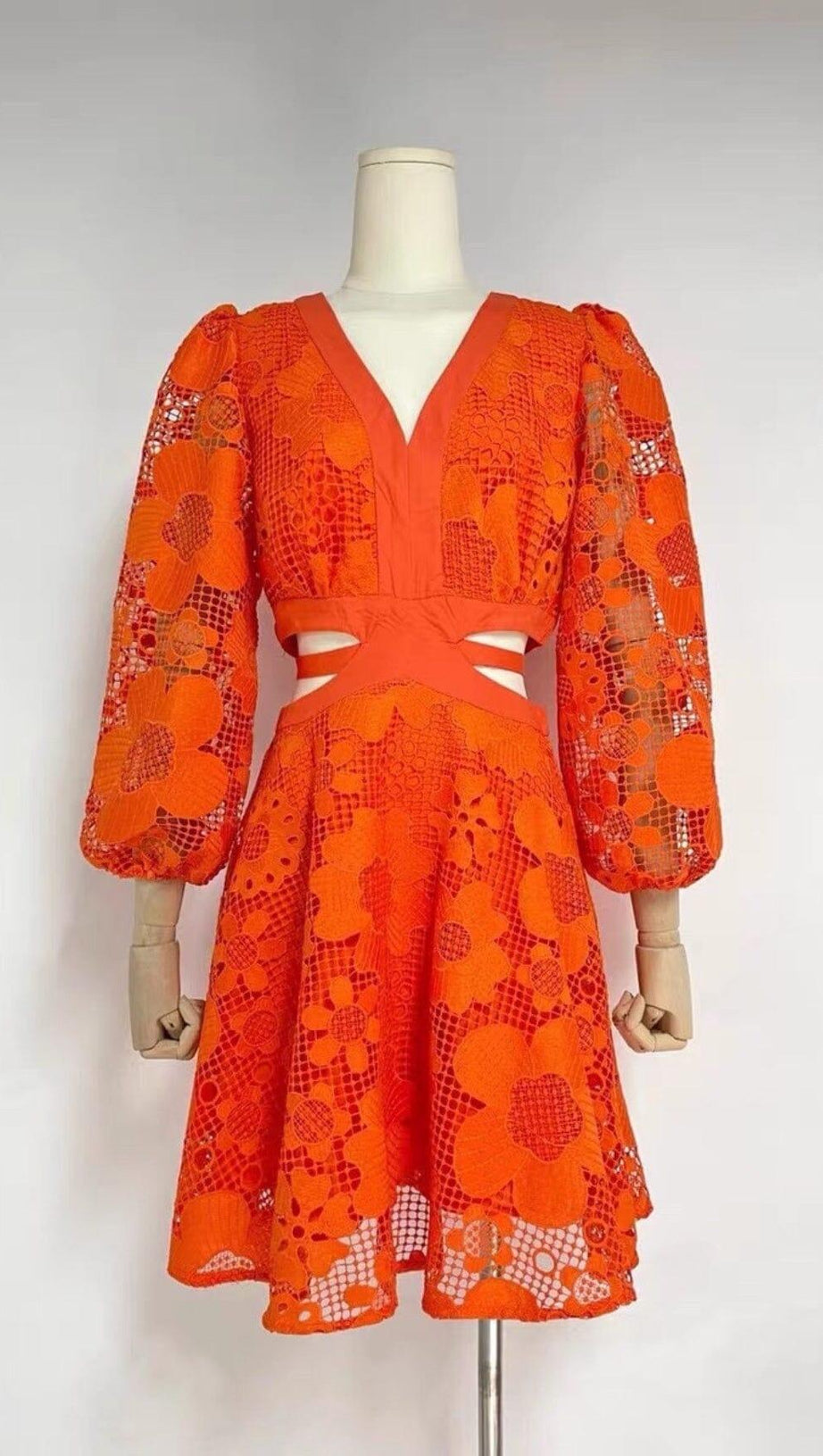 MINI ABITO CON RICAMI FLOREALI IN ARANCIONE FLOREALE