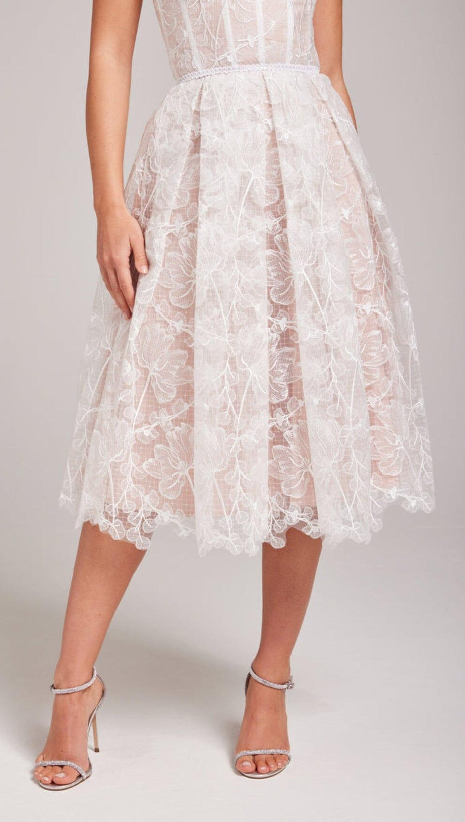 LACE BANDEAU MIDI DRESS IN WHITE