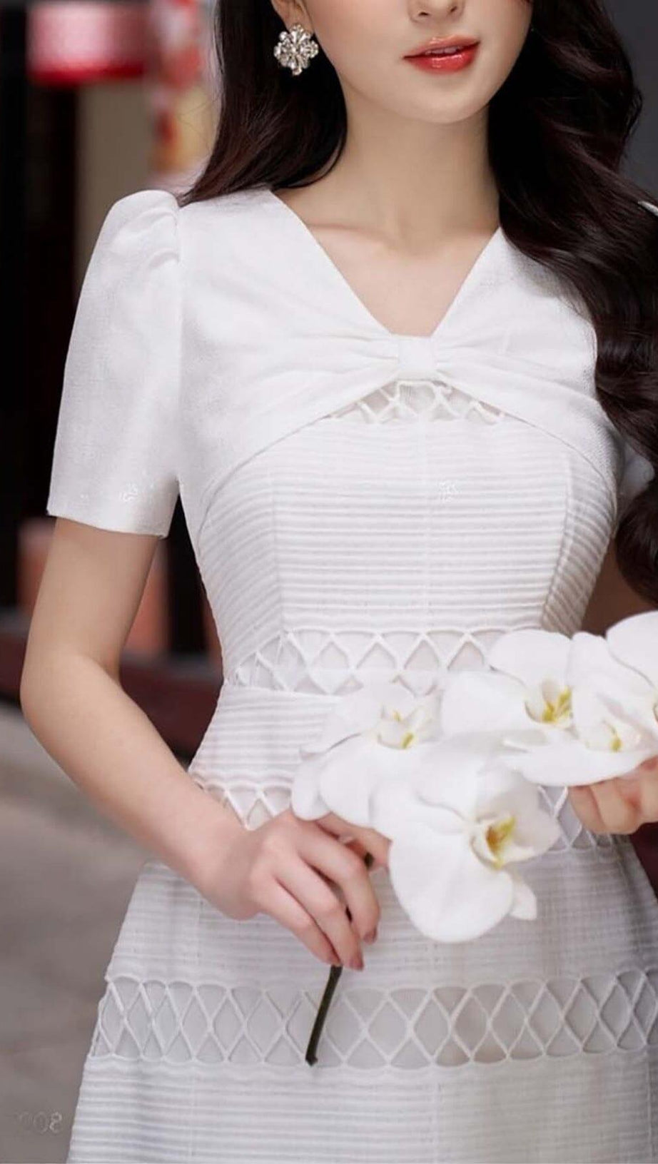 LACE EMBROIDERY MIDI DRESS IN WHITE