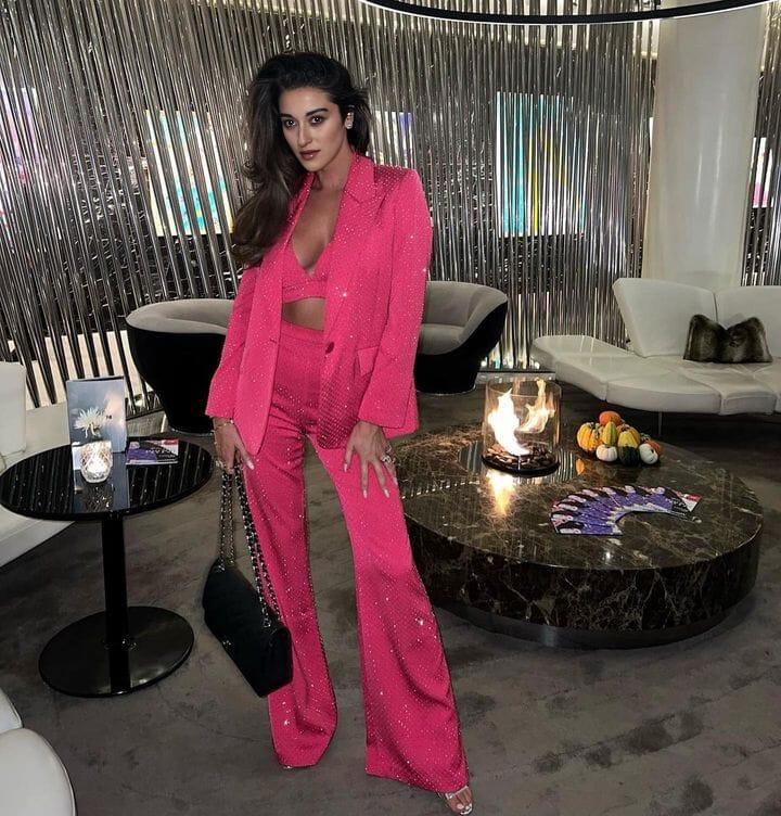 COMPLETO CON GIACCA DI PAILLETTES IN ROSA IPER