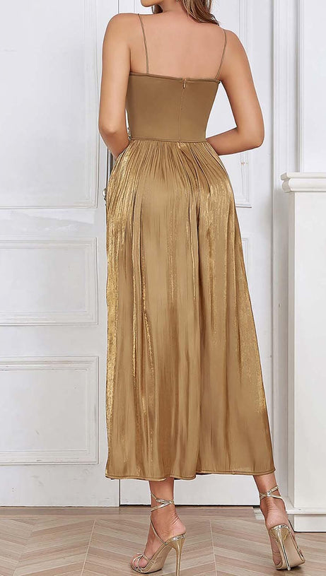 PLEATED STRAP MIDI DRESS IN TOBACCO
