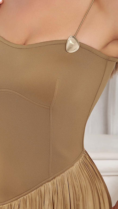 PLEATED STRAP MIDI DRESS IN TOBACCO