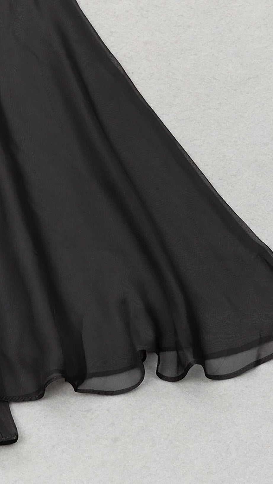 Spaghettiträgerkleid aus Spitze in Schwarz