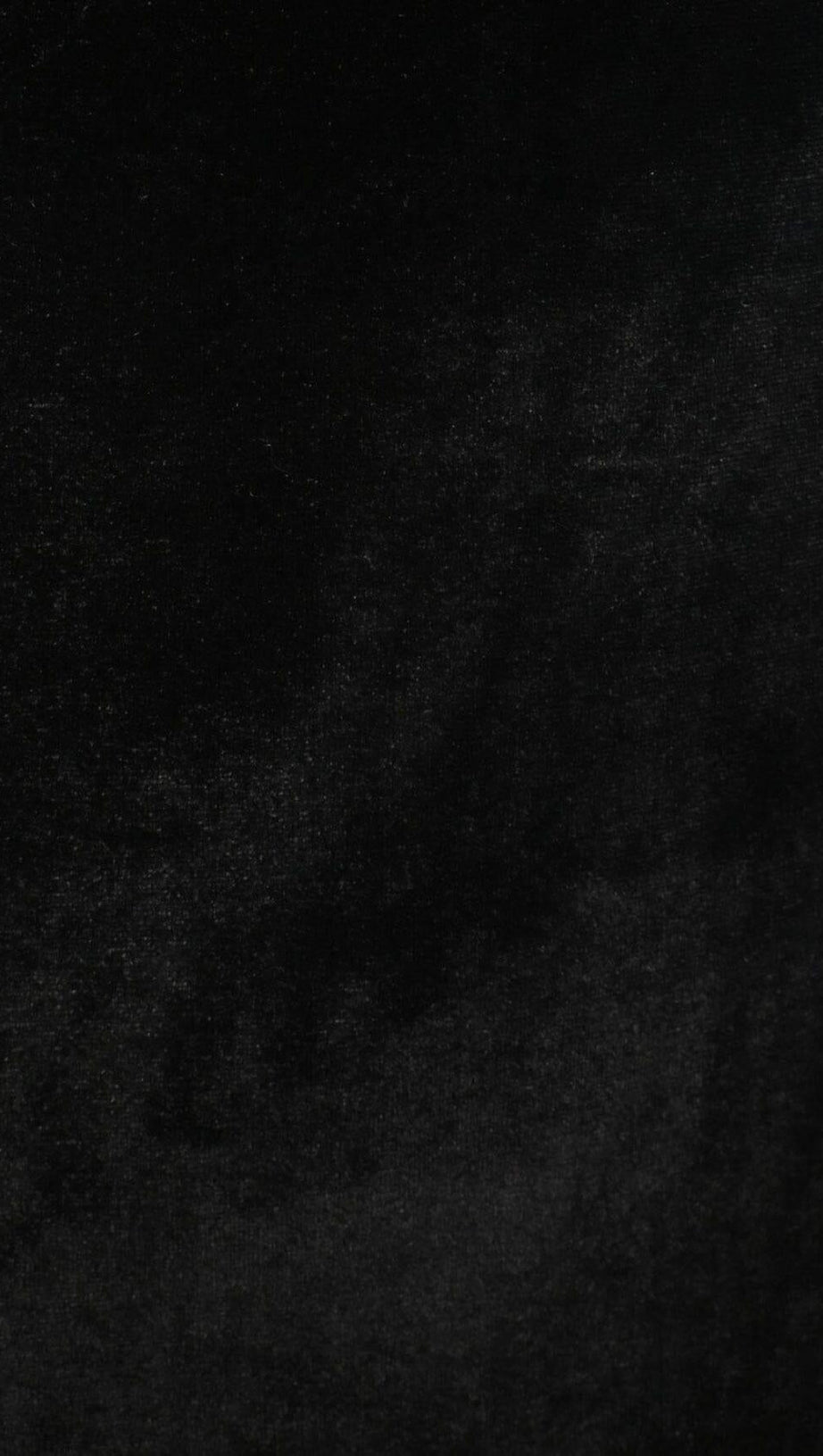 TRÄGERLOSES, figurbetontes Minikleid aus Samt in Schwarz