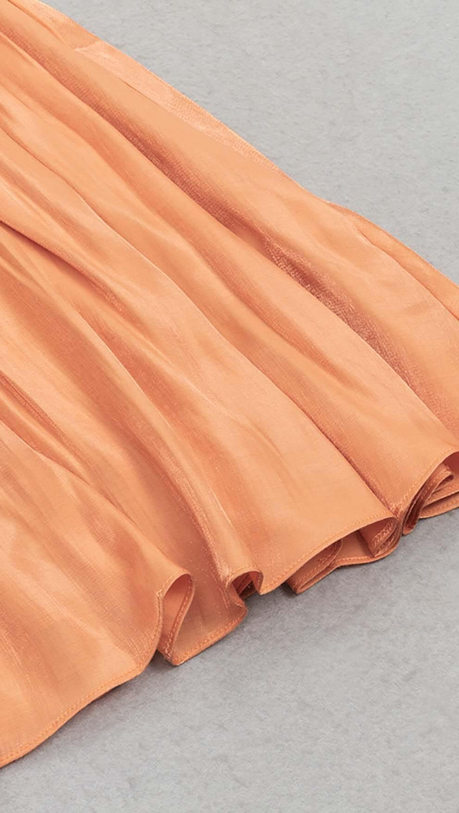 MINIKLEID MIT STRUKTURIERTEM KORSETT-DETAIL IN PFIRSICH