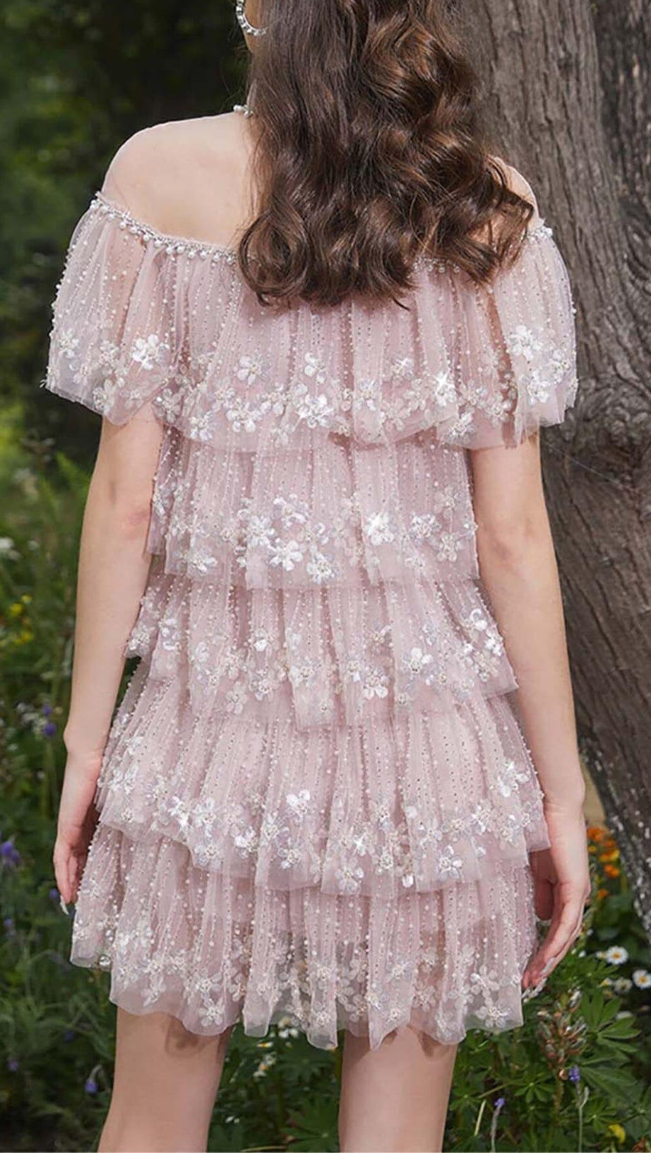 MIDIKLEID MIT STUFEN UND SPITZENBESATZ IN PINK