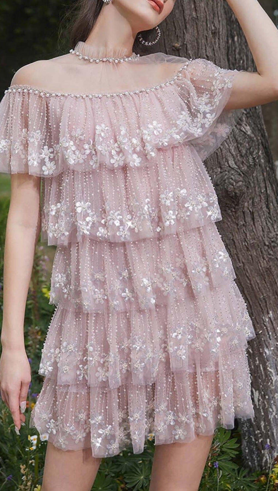 MIDIKLEID MIT STUFEN UND SPITZENBESATZ IN PINK