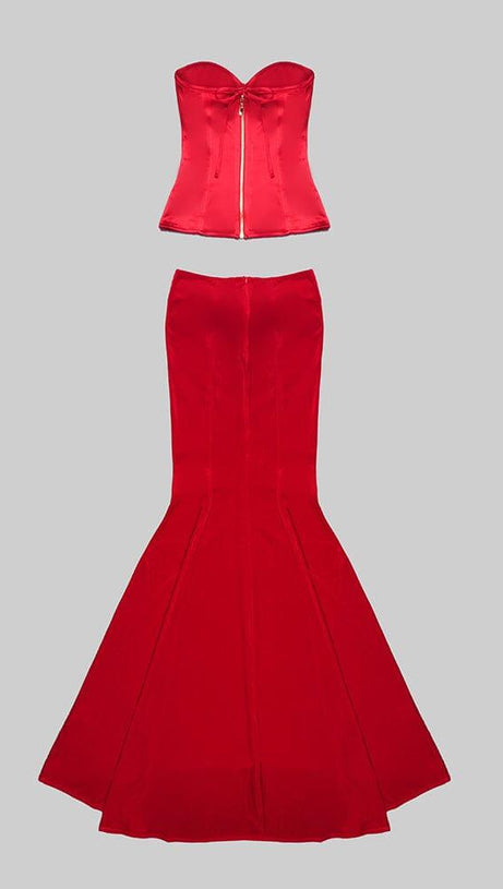 ABITO DUE PEZZI CON CORSETTO SENZA SPALLINE IN ROSSO