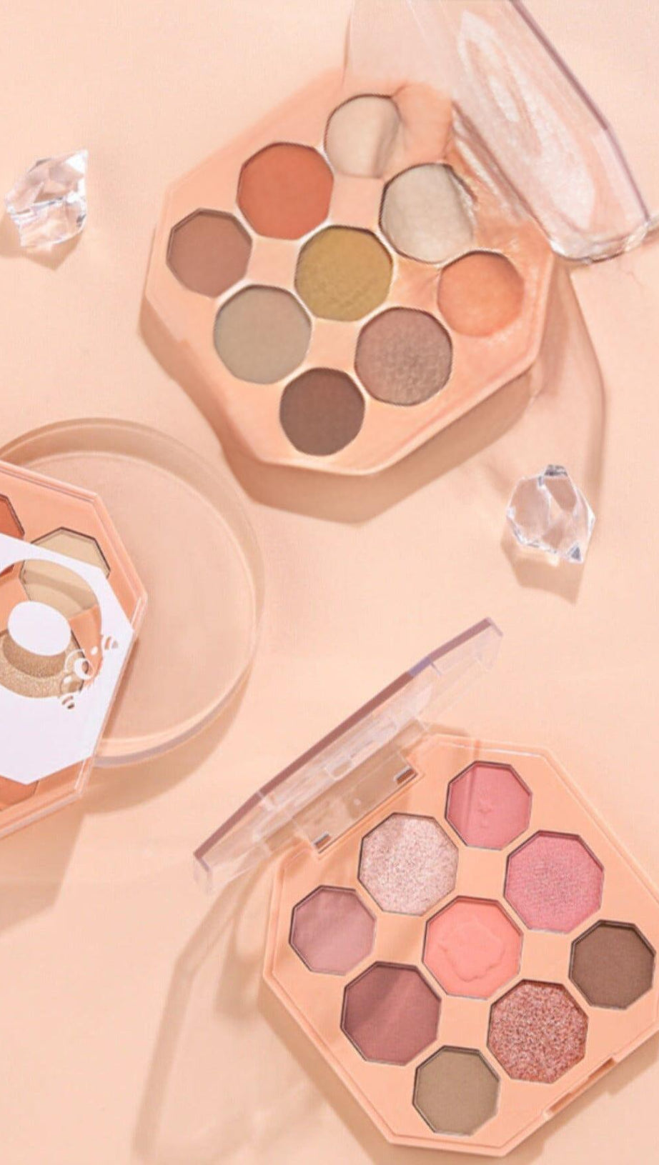 Mattierter Lidschatten mit Perlglanz und Glitzer-Pailletten