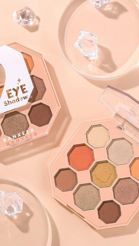 Mattierter Lidschatten mit Perlglanz und Glitzer-Pailletten