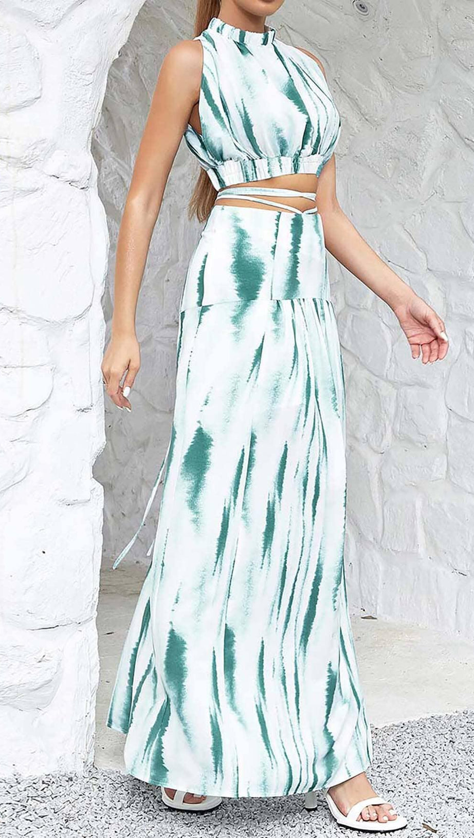 Neckholder-Maxikleid ohne Ärmel in mehreren Farben