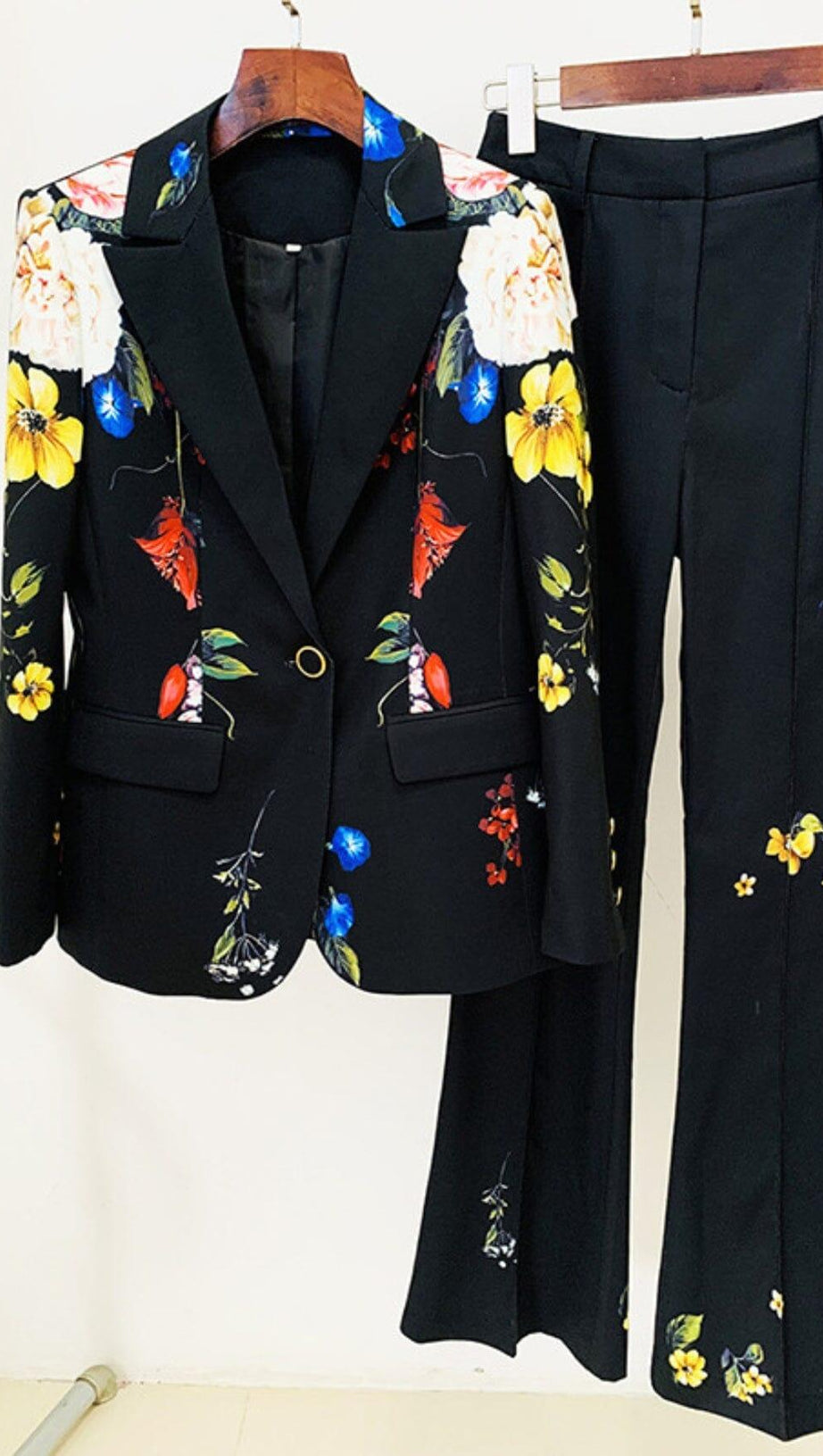 PRINTED BUTTON JACKET SUIT IN BLACK