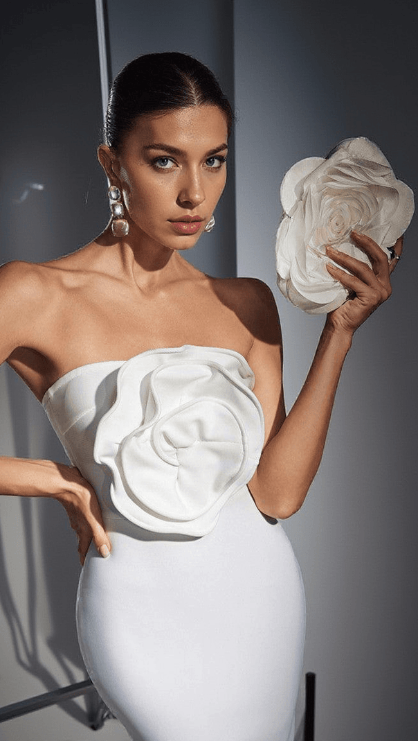 AIIZIE WELLS WHITE FLOWER SATIN CLUTCH - product image
