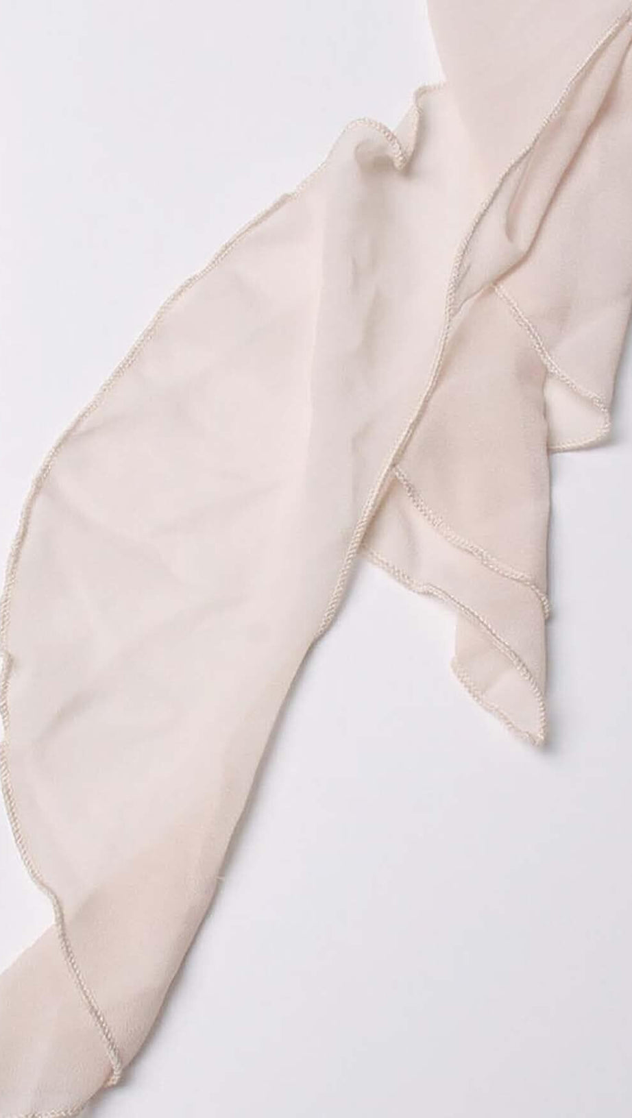 ÄRMELLOSES MINIKLEID MIT RÜSCHEN IN WEISS