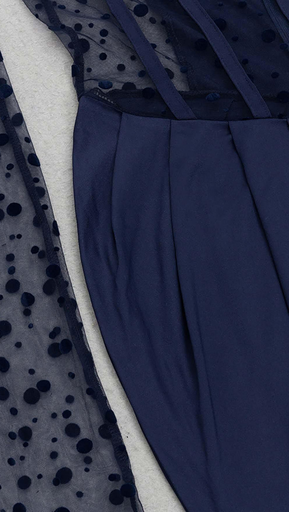 KORSETT-SPITZEN-MAXIKLEID IN MARINEBLAU