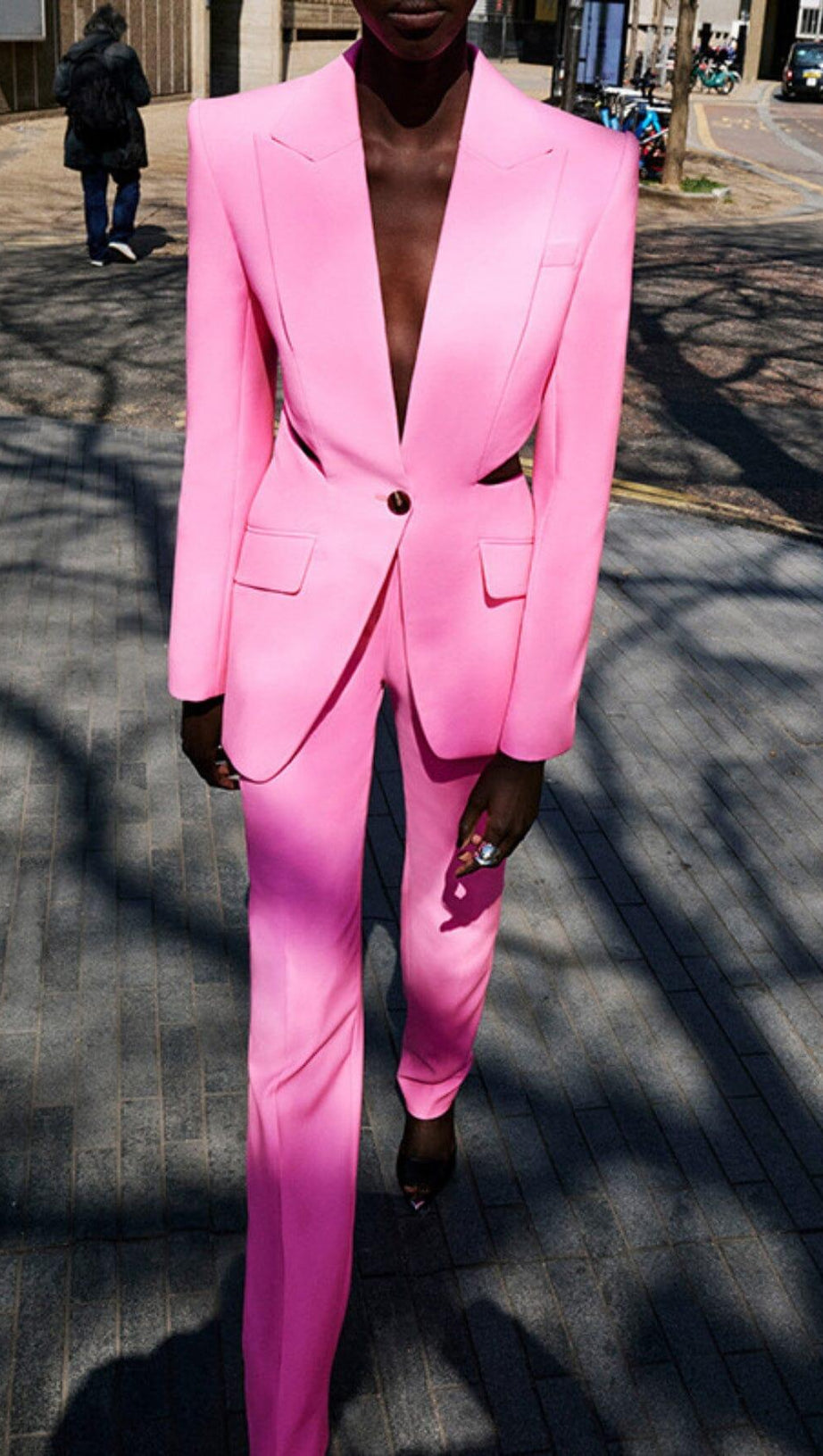 CUTOUT BLAZER SUIT IN PINK