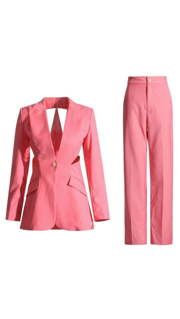 BLAZERANZUG MIT CUTOUTS IN PINK