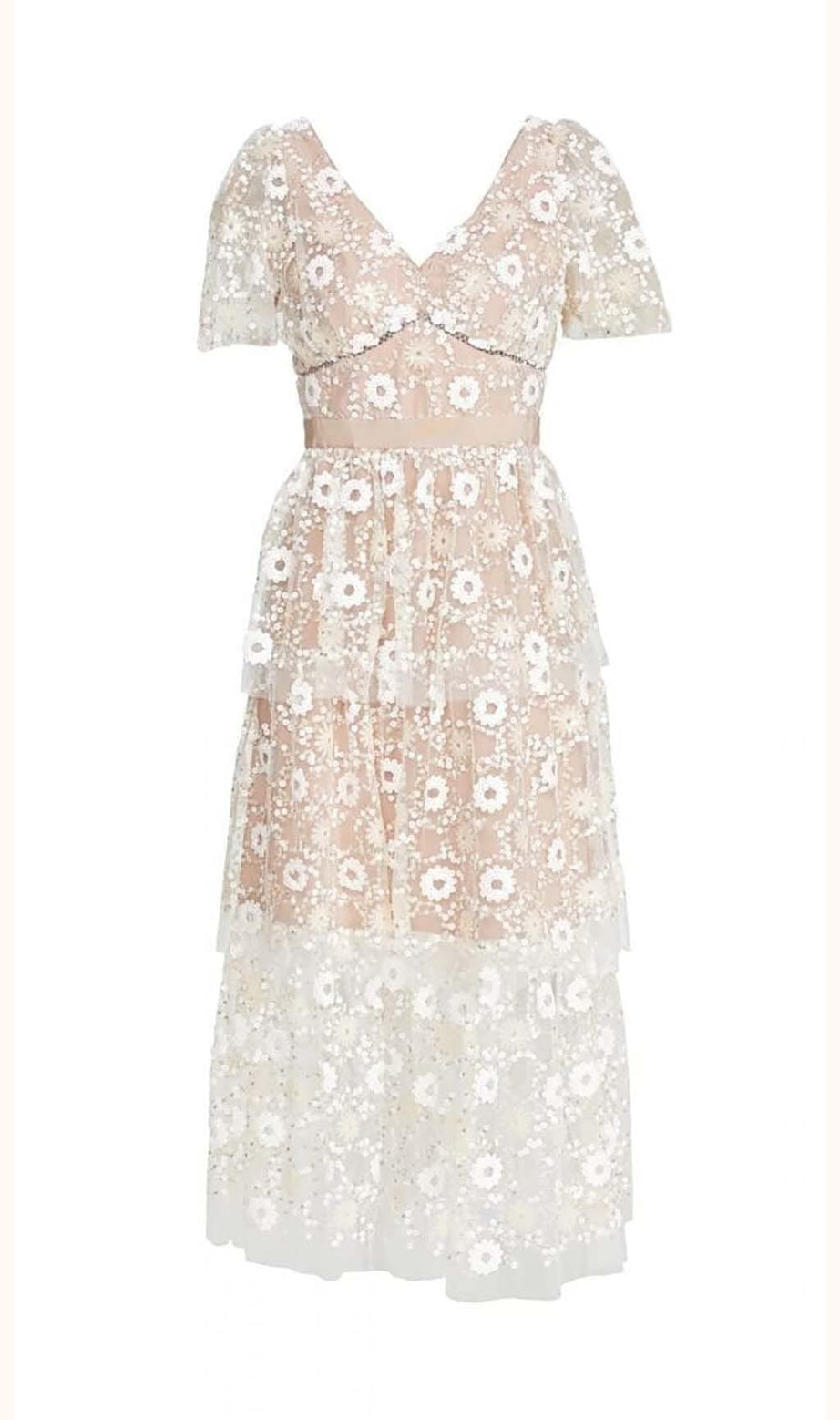 MIDIKLEID MIT BLUMENVERZIERUNG UND PUFFÄRMELN IN WEISS