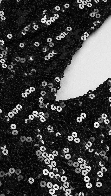 FRONT CUTOUT BACKLESS MAXI DRESS IN BLACK