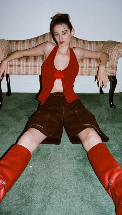 HALTERNECK FLOWER TOP IN RED