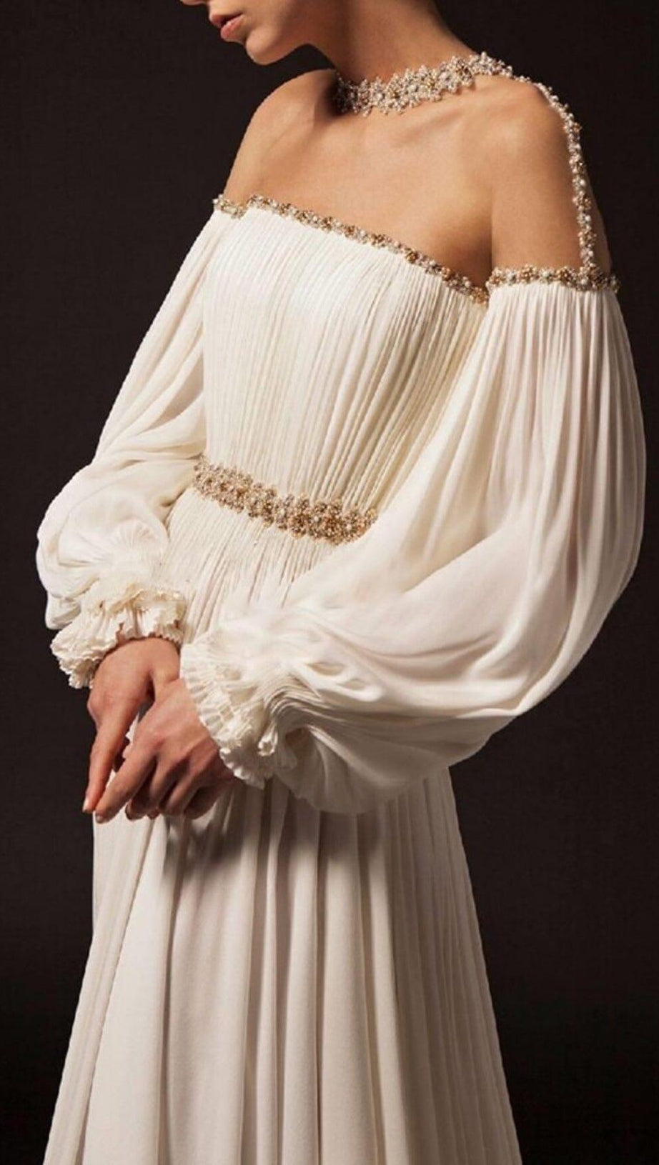 PUFFY SLEEVES WEDDING GOWN IN WHITE