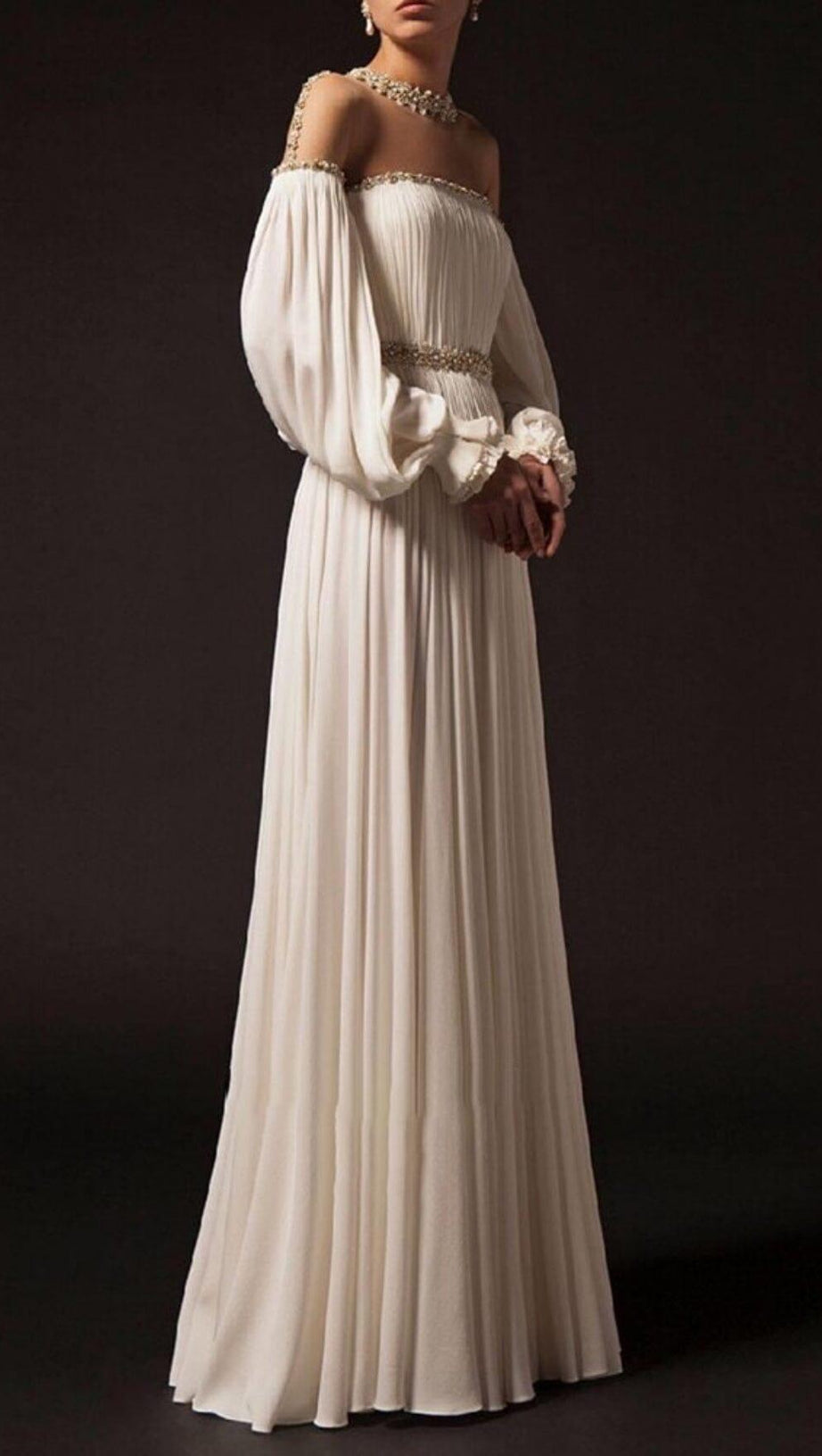 PUFFY SLEEVES WEDDING GOWN IN WHITE