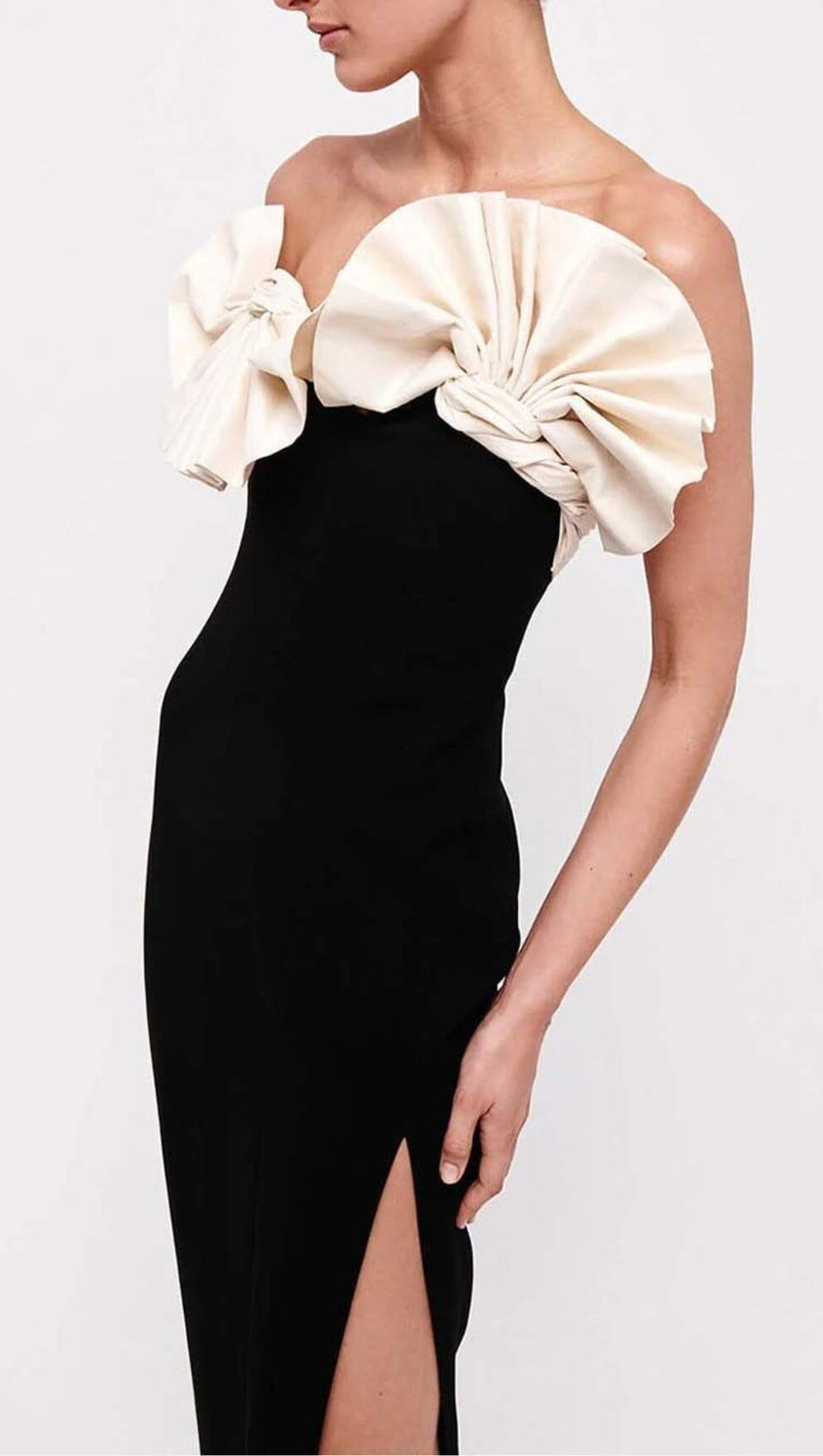 RUFFLED DETAILING SLIT MIDI DRESS IN BLACK