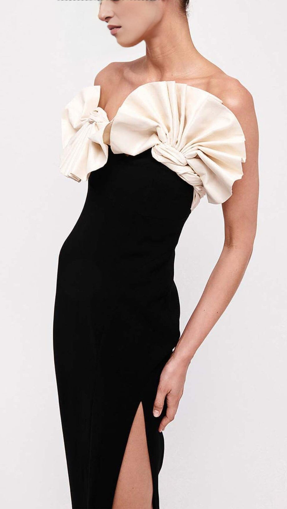 RUFFLED DETAILING SLIT MIDI DRESS IN BLACK