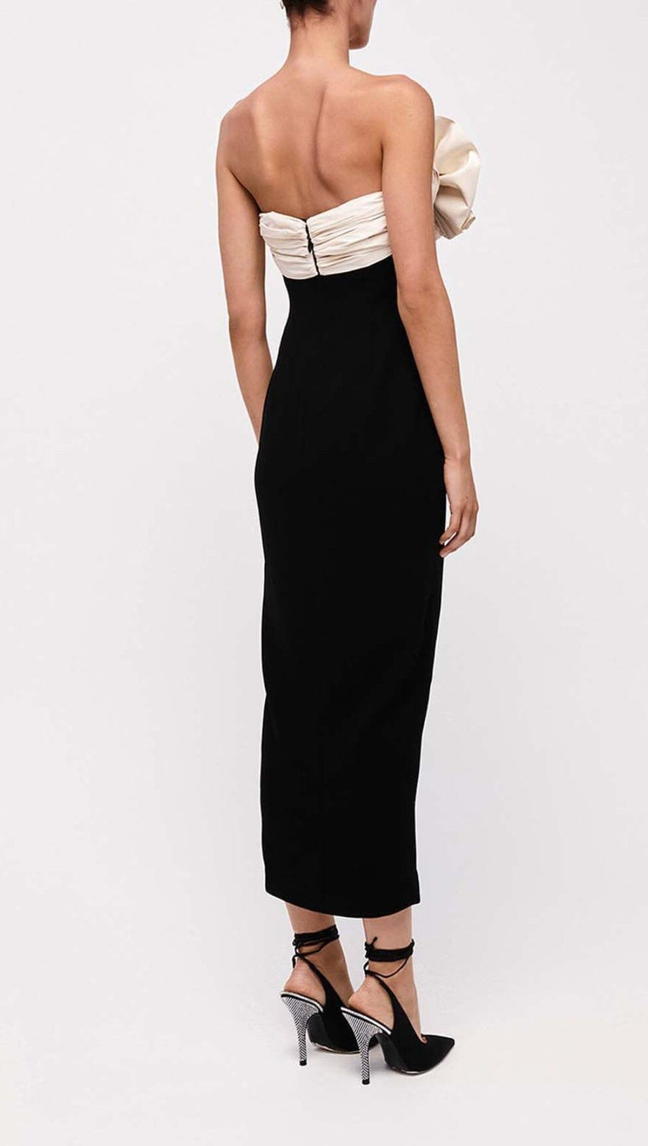 RUFFLED DETAILING SLIT MIDI DRESS IN BLACK