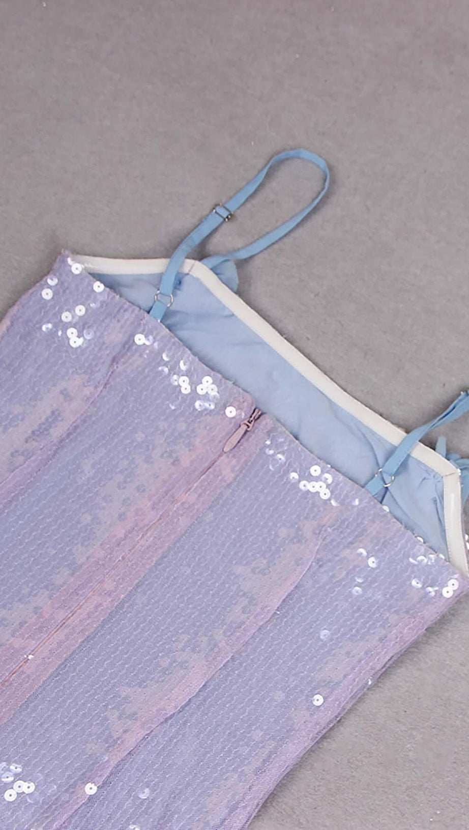 Maxikleid mit Spaghettiträgern und Rüschen in Himmelblau