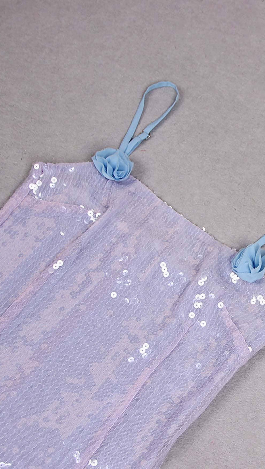 Maxikleid mit Spaghettiträgern und Rüschen in Himmelblau