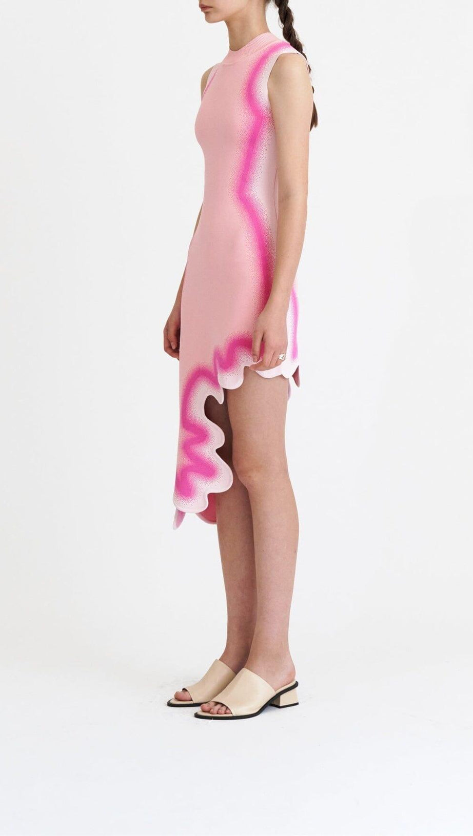 ASYMMETRISCHES HIGH-LOW-KLEID MIT STREIFEN IN PINK