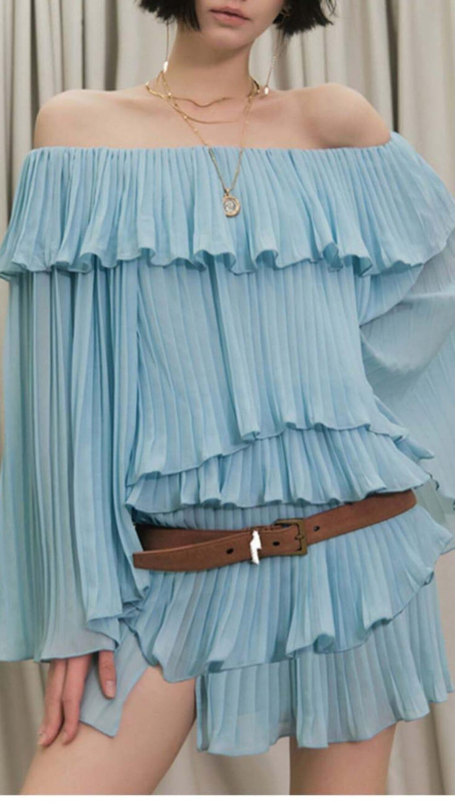 COMPLETO DUE PEZZI A FASCE CON SPALLE SCOPERTE IN BLU