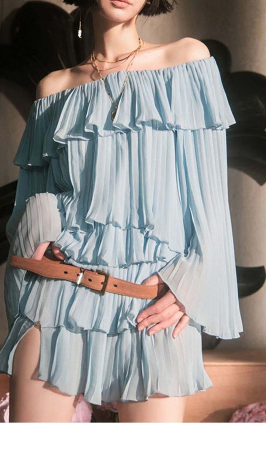 COMPLETO DUE PEZZI A FASCE CON SPALLE SCOPERTE IN BLU