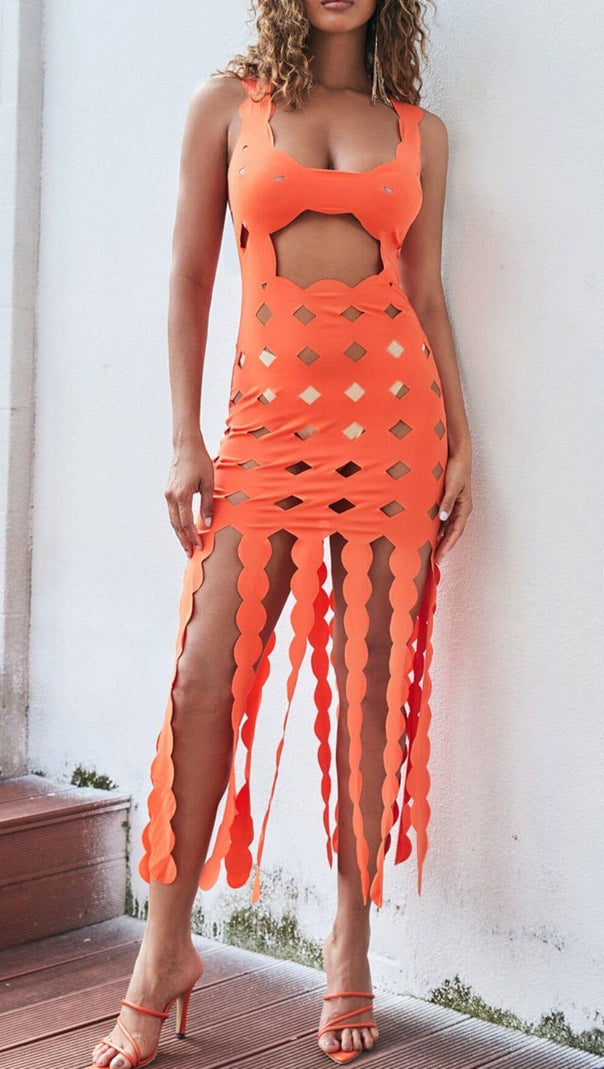 Maxikleid mit kreisförmigen Ausschnitten und Fransen in Orange