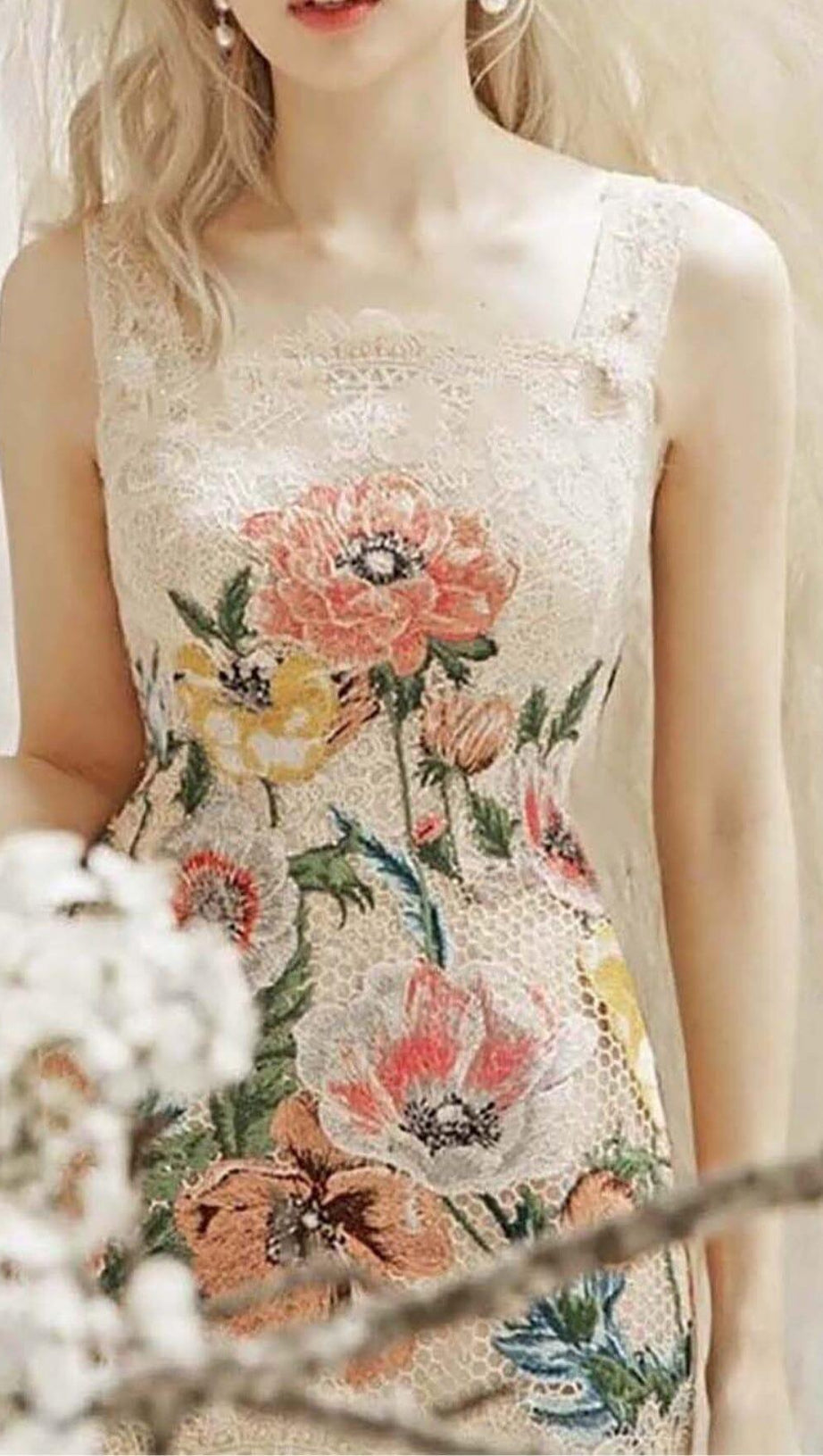 EMBROIDERY FLOWER LACE MIDI DRESS IN BEIGE