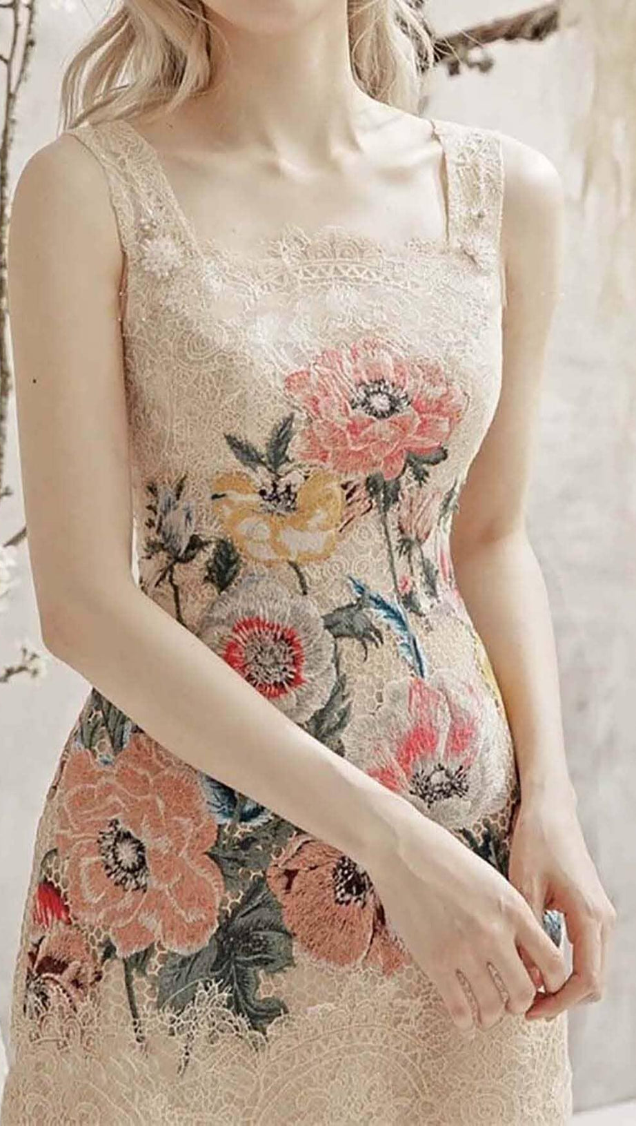 EMBROIDERY FLOWER LACE MIDI DRESS IN BEIGE