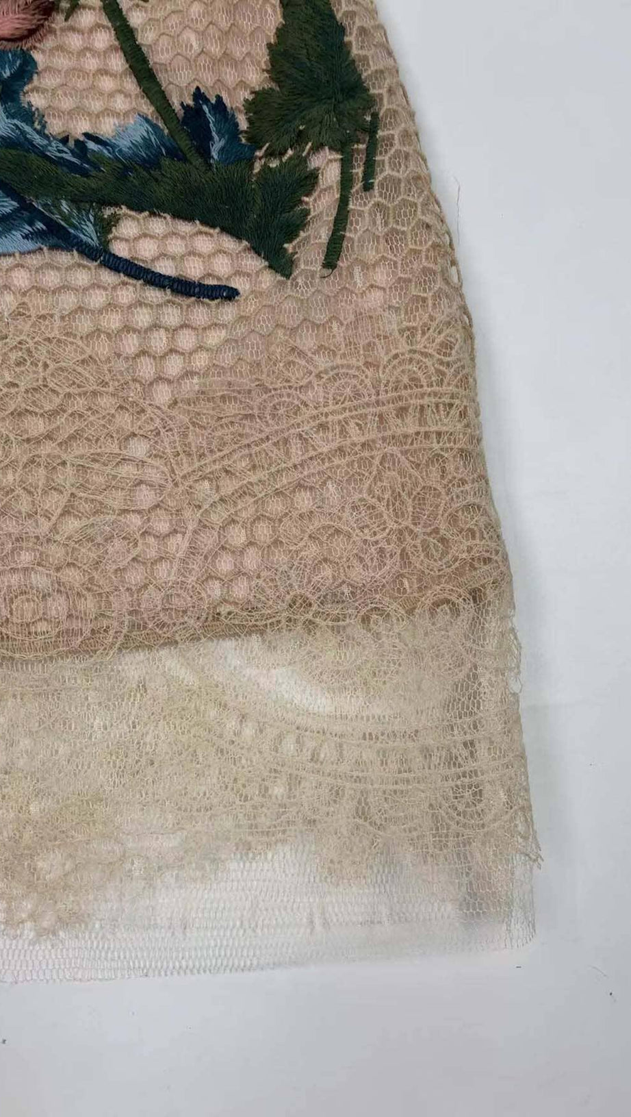 EMBROIDERY FLOWER LACE MIDI DRESS IN BEIGE