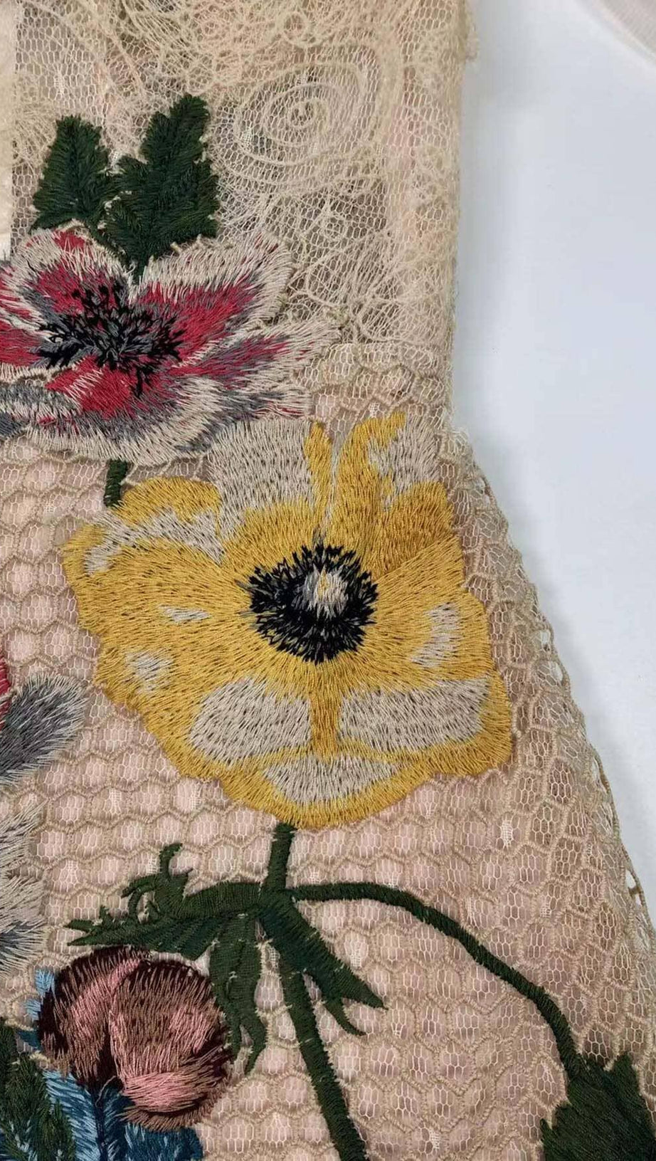 EMBROIDERY FLOWER LACE MIDI DRESS IN BEIGE