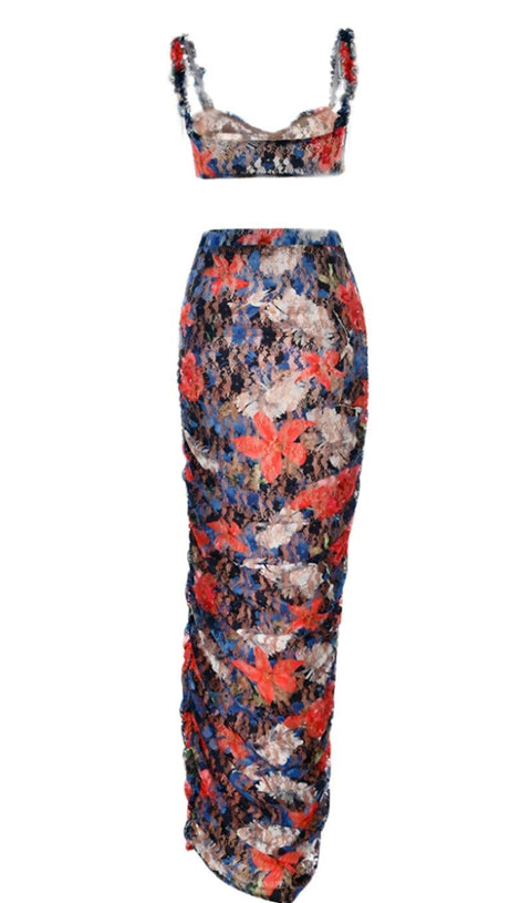 COMPLETO GONNA CON SCOLLO A V IN PIZZO