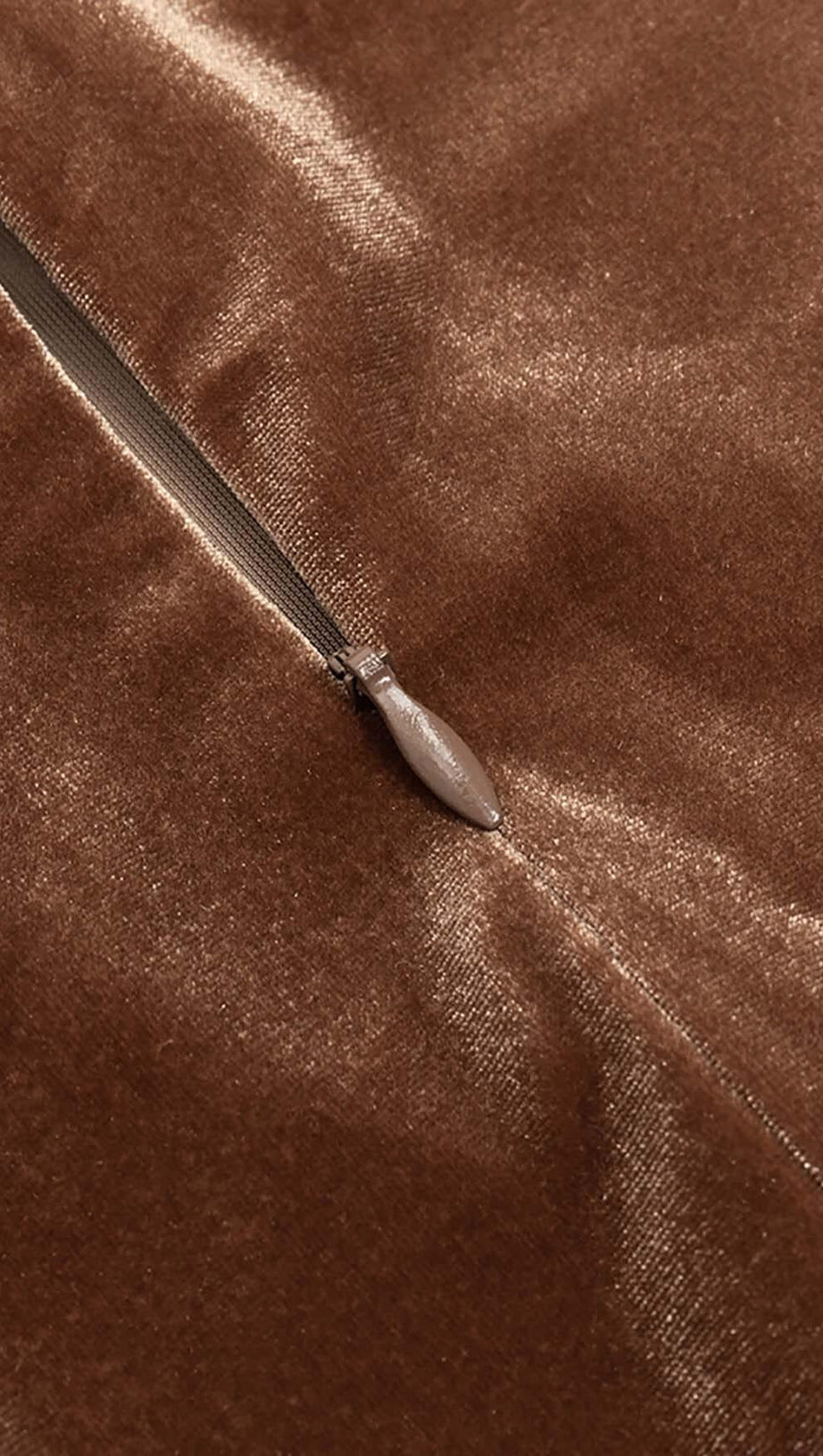 LONG SLEEVE VELVET MIDI DRESS IN BROWN