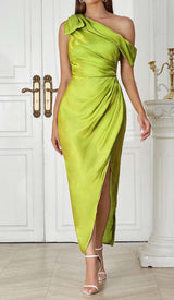 ONE SHOULDER SIDE ASYMMETRICAL MIDI DRESS IN GREEN