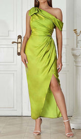 ONE SHOULDER SIDE ASYMMETRICAL MIDI DRESS IN GREEN