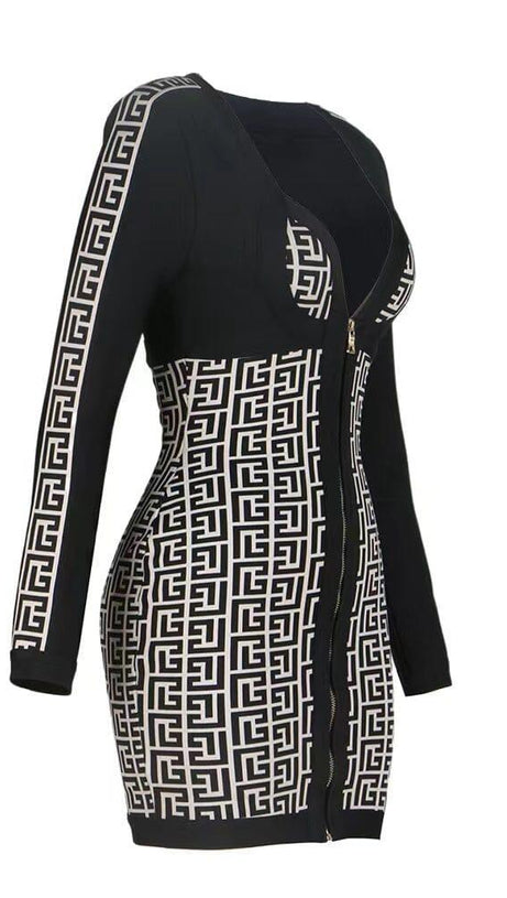 SHOULDER PADS KNITTED MINI DRESS IN BLACK
