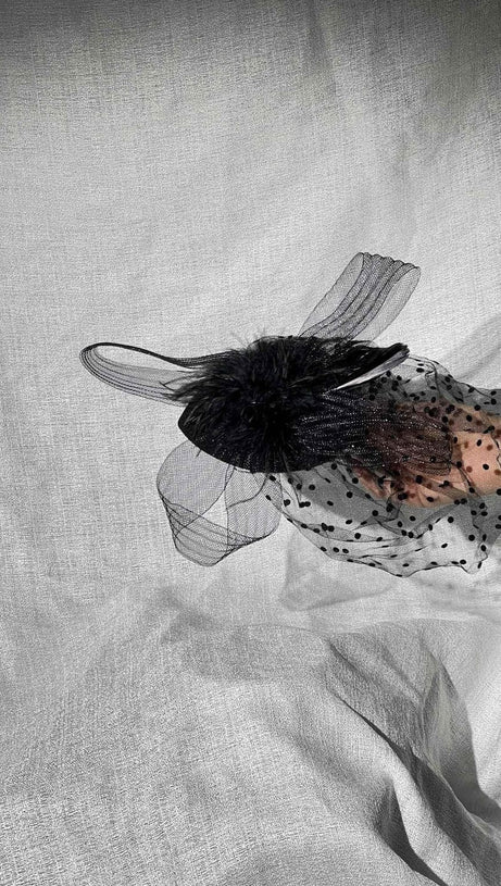 VLAD FEATHER MESH COCKTAIL HAT IN BLACK