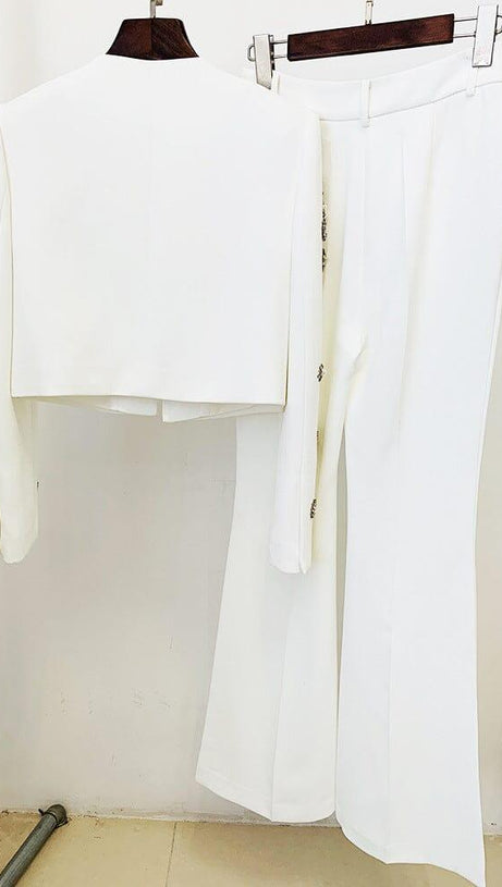 WEISSES JACKENSET MIT VERZIERUNG UND PERLEN